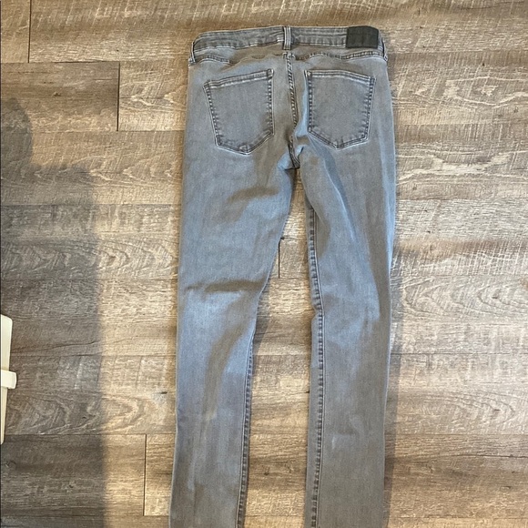 Gray Skinny Jeans with Distressed Details - Picture 6 of 8